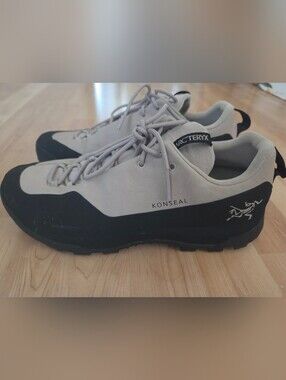 Konseal Arcteryx Hiking Shoes